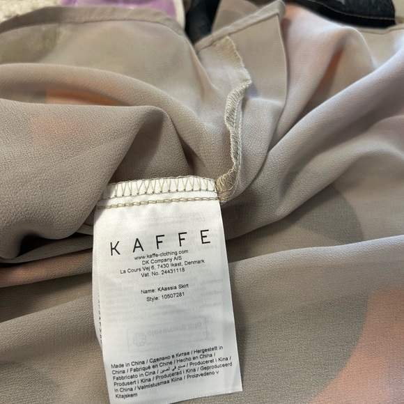 Kaffe NWT size 10 Abstract Print Blouse and Skirt Set- sheer effect, puff sleeve - Picture 10 of 16